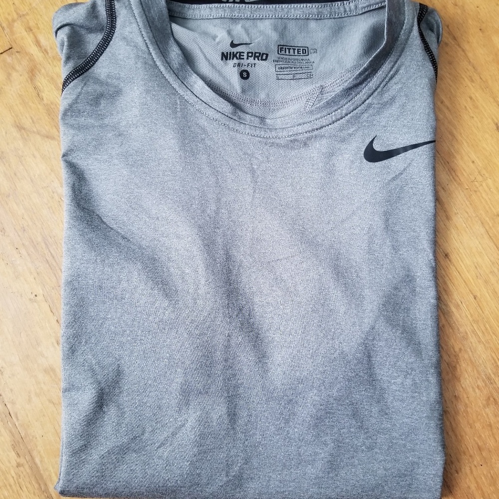 Nike pro dri fit men's short sleeve shirt small
